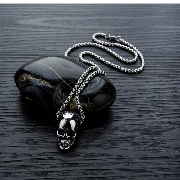men skull necklace - Picture 2 of 2